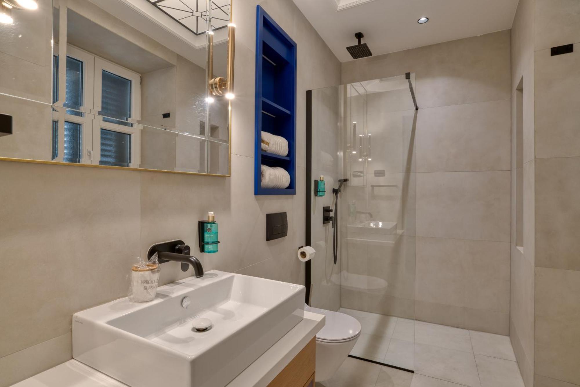 Hive Luxury Suites By Mn Property Kotor Buitenkant foto