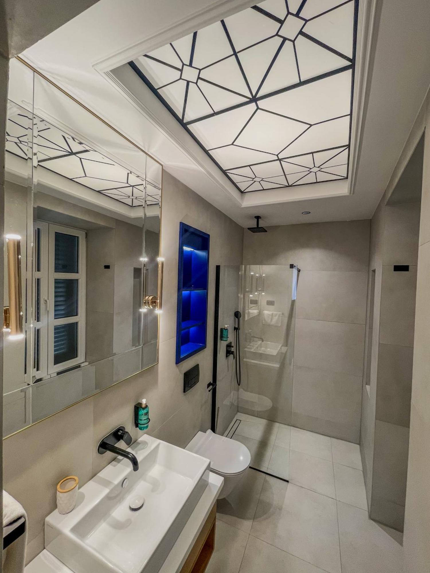 Hive Luxury Suites By Mn Property Kotor Buitenkant foto