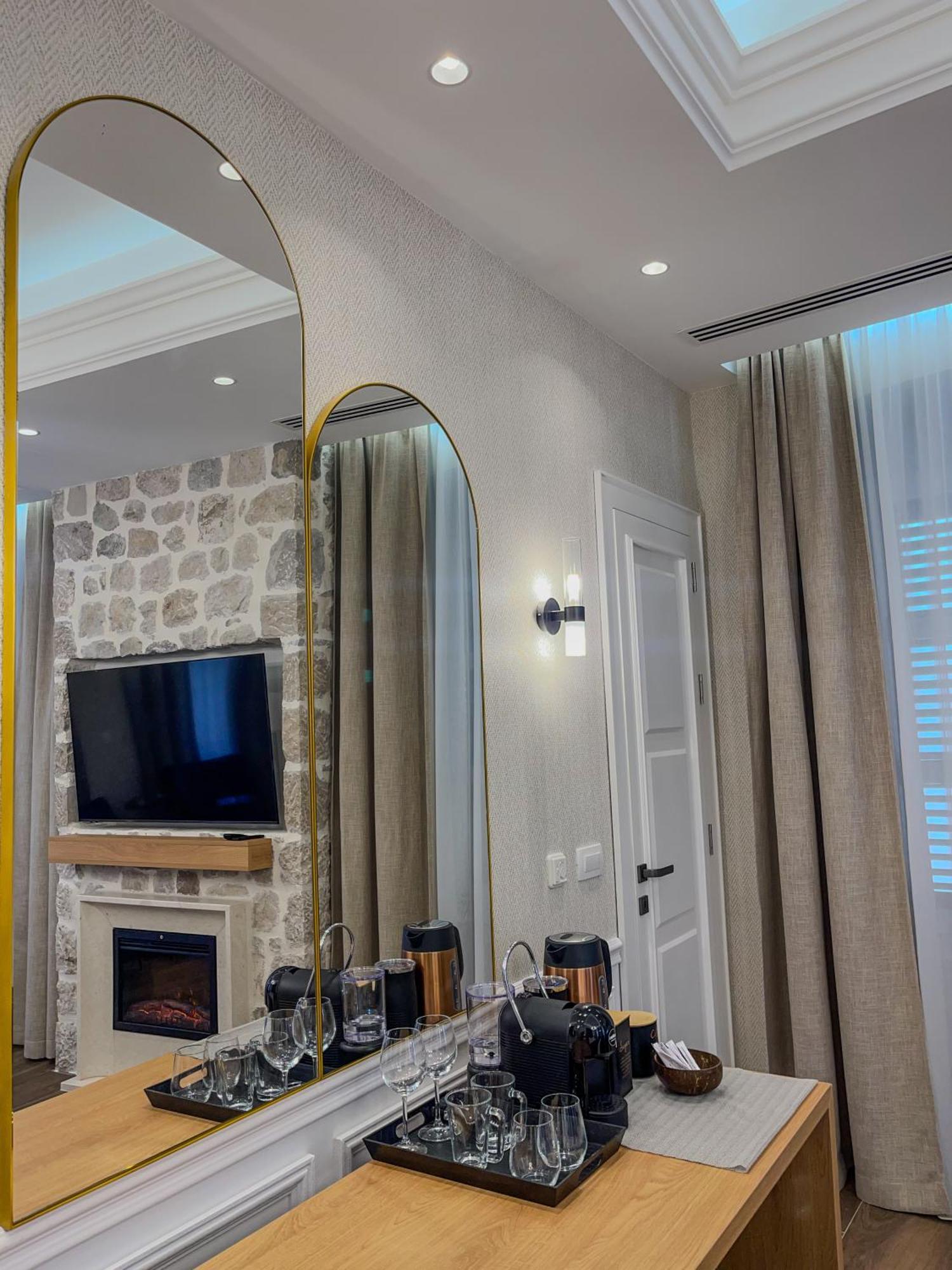 Hive Luxury Suites By Mn Property Kotor Buitenkant foto
